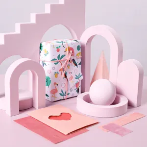 Papier cadeau kraft blanc 80g avec motif flamant rose tropical pour anniversaire