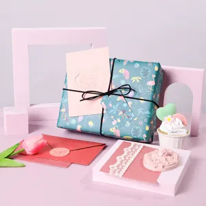 Set de papier cadeau classique à motif flamant rose sur papier kraft blanc de qualité