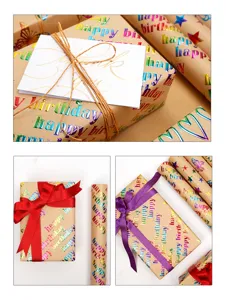 Vista detallada del papel de regalo kraft Happy Birthday con lámina de arco iris