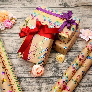 Rollos de papel kraft holográfico Happy Birthday con cintas de regalo