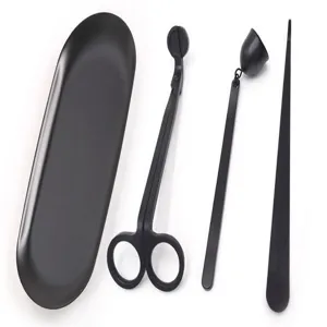 Set di 4 pezzi per la cura delle candele nero opaco con vassoio e taglia stoppino.
