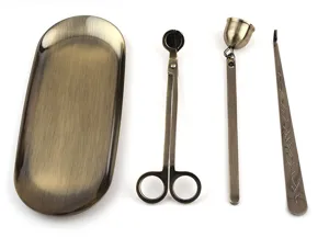 Set per la cura delle candele in bronzo antico da 4 pezzi con vassoio in metallo