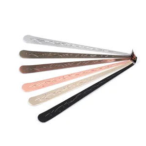 Lot de 6 crochets pour mèche de bougie en métal avec un beau motif de branche gravé.