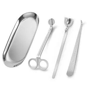 Set di 4 accessori per candele in acciaio inossidabile argento con spegnicandela e vassoio