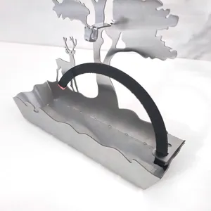 Decoratieve roestvrijstalen muggenspiraalhouder met een elegant silhouet van hert en boom