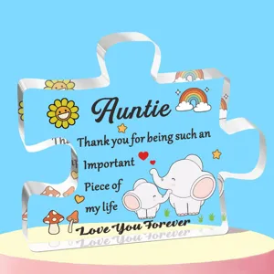 Detailweergave van acryl puzzelplaque voor tante met schattige olifant en regenboog design