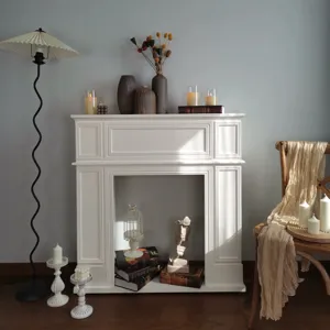 Manteau de cheminée décoratif en bois blanc de style français pour salon et intérieur