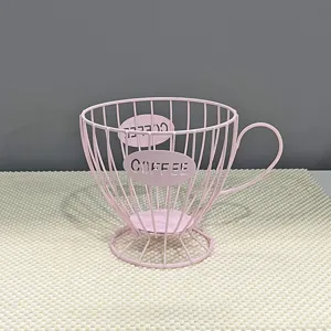 Rosa Draht-Kaffeekapselhalter in Tassenform für die Schreibtischorganisation und Lagerung