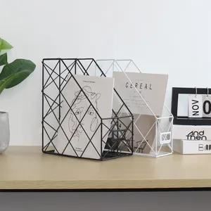 Nordisches Magazinregal aus Eisen kreativer Dokumentenhalter für Schreibtisch in Schwarz Weiß