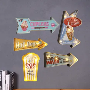 Retro-amerikanische Vintage-Metall-LED-Pfeilschilder für die Wanddekoration in Bars und Cafés