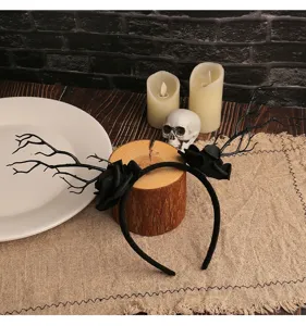 Serre-tête en bois de cerf noir gothique avec roses pour ambiance Halloween