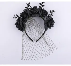 Gotischer schwarzer Rosen-Haarreif mit Netzschleier und Totenkopf-Details für Halloween-Kostümpartys