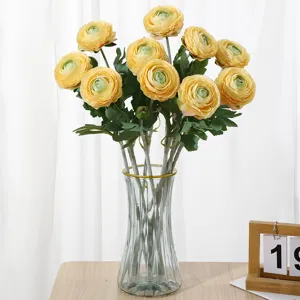 Naturgetreue gelbe künstliche Ranunkeln mit 2 Köpfen für elegante Heimdekoration