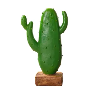 Figura creativa de cactus de resina verde con base de madera para decoración de casa