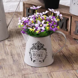 Vaso da Fiori Retrò Invecchiato in Ferro Stile Campagna Americana Forma di Annaffiatoio Vaso Decorativo in Metallo Con Maniglia Per Giardino Balcone Home Decor