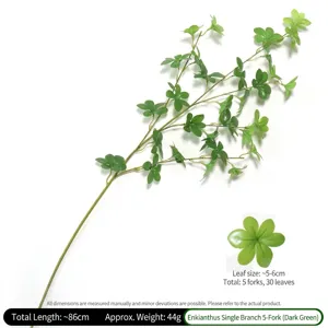 Gedetailleerd overzicht van kunstmatige Japanse Enkianthus-tak met groene bladeren