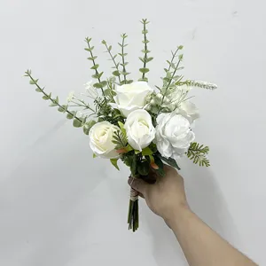 Bouquet Sposa Artificiale Rose e Ranuncoli in Seta con Gipsofila e Foglie di Eucalipto Decorazione Casa in Stile Nordico