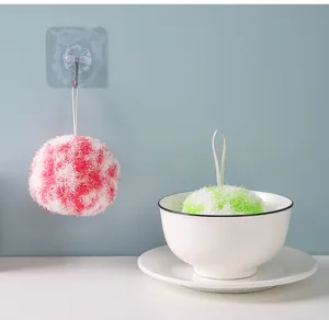 Vue détaillée des boules de nettoyage en nanofibres avec boucles de suspension cuisine