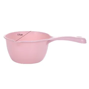 Langlebige rosa Wasserkelle aus Kunststoff mit langem Griff und 17 cm Durchmesser für Bad