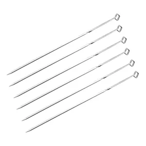 Set mit sechs 52 cm Grillspießen aus Edelstahl mit quadratischen Ringgriffen