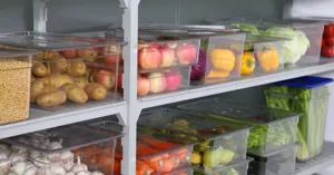 Bacs alimentaires transparents en PC avec couvercles pour rangement cuisine.