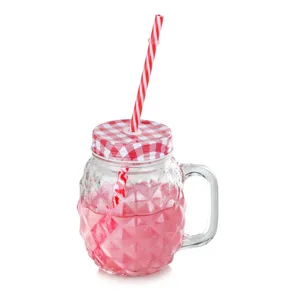 Detailansicht eines 14oz Ananas Glases mit rot-weiß kariertem Deckel und gestreiftem Trinkhalm