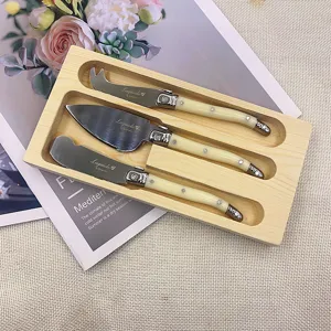 Professionelles 3-teiliges Laguiole Käsemesser-Set mit cremefarbenen Griffen in Holzbox.