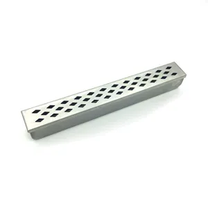 Boîte à fumage en acier inoxydable, détail de l'accessoire de barbecue rectangulaire.