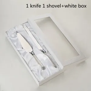 Hochwertiges Tortenmesser- und Schaufel-Set aus Edelstahl mit Kristallgriffen in Geschenkbox.