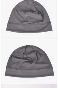 Detailweergave van de voor- en achterkant van grijze ademende mesh skull cap voor sport