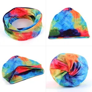 Berretto e sciarpa tie-dye unisex versatile mostrato da quattro diverse angolazioni