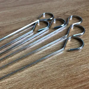 Brochettes de barbecue en acier inoxydable plates pour le camping en plein air et grillades.