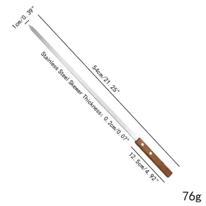Detailansicht der Abmessungen eines 54 cm Edelstahl-Grillspießes mit Holzgriff.