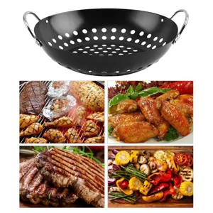 Antihaftbeschichteter schwarzer Grillkorb mit Löchern und verschiedenen Grillgut-Szenen