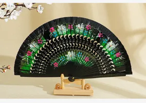 Elegante abanico plegable de madera pintado por ambas caras con motivos florales