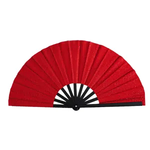 Abanico plegable rojo con purpurina y varillas de plástico negro, abanico de 33 cm.
