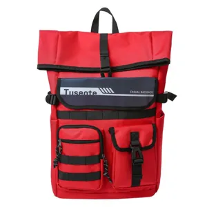 Sac à dos de sport rouge à fermeture par enroulement avec poches et système de sangles MOLLE
