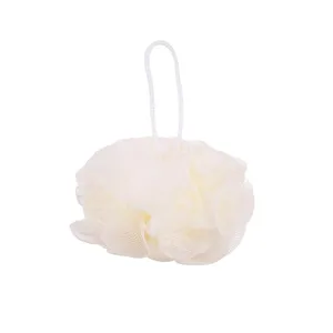 Esponja de baño grande de malla amarillo pálido con un cordón blanco para colgar