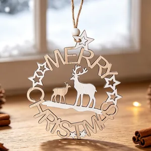 Handgefertigter Weihnachtsanhänger aus Holz mit Rentier und Sternen Schriftzug