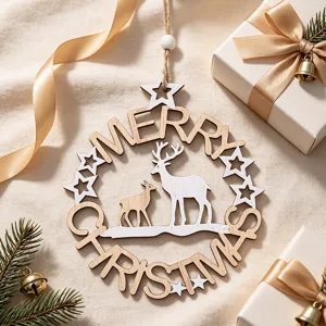 Hölzerner Rentier Merry Christmas Türhänger Ornament mit festlichen Geschenkboxen