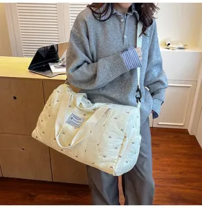 Quilted lightweight travel duffel bag small fashion shoulder crossbody fitness bag