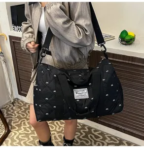 Black quilted travel duffel bag lightweight crossbody sports fitness bag with shoulder strap