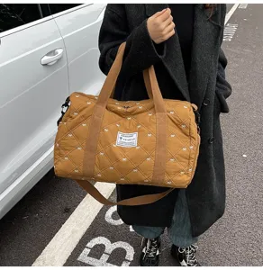 Quilted lightweight travel duffel bag small wear-resistant casual handbag for women daily use