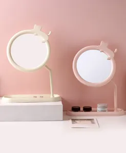 Simpatico specchio da trucco a forma di gatto con vassoio portaoggetti in rosa e crema