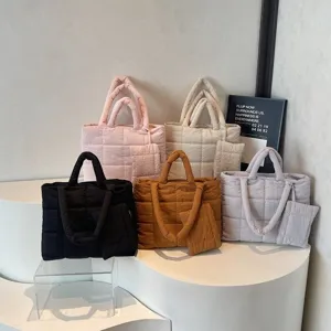 Stijlvolle gewatteerde puffer-tote bags in meerdere kleuren met bijpassende kleine tasjes