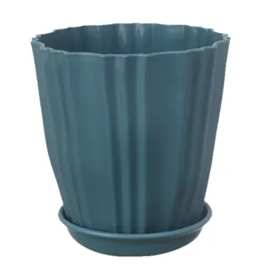 Moderne geribbelde plastic bloempot met schotel voor vetplanten en tuinieren binnenshuis