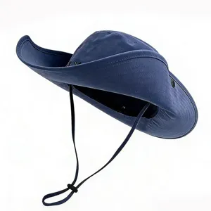 Detailansicht eines dunkelblauen Retro-Cowboyhuts mit verstellbarem Kinnriemen