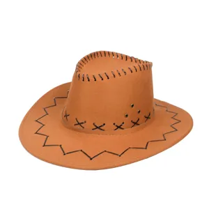 Primo piano di un cappello da cowboy in feltro marrone con motivi a punto croce nero
