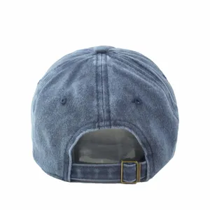 Rückansicht einer blauen, gewaschenen Baumwoll-Baseballkappe mit verstellbarem Riemen