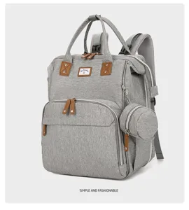 Graue Wickeltasche mit Seitentasche und stilvollem englischem Text im minimalistischen Design